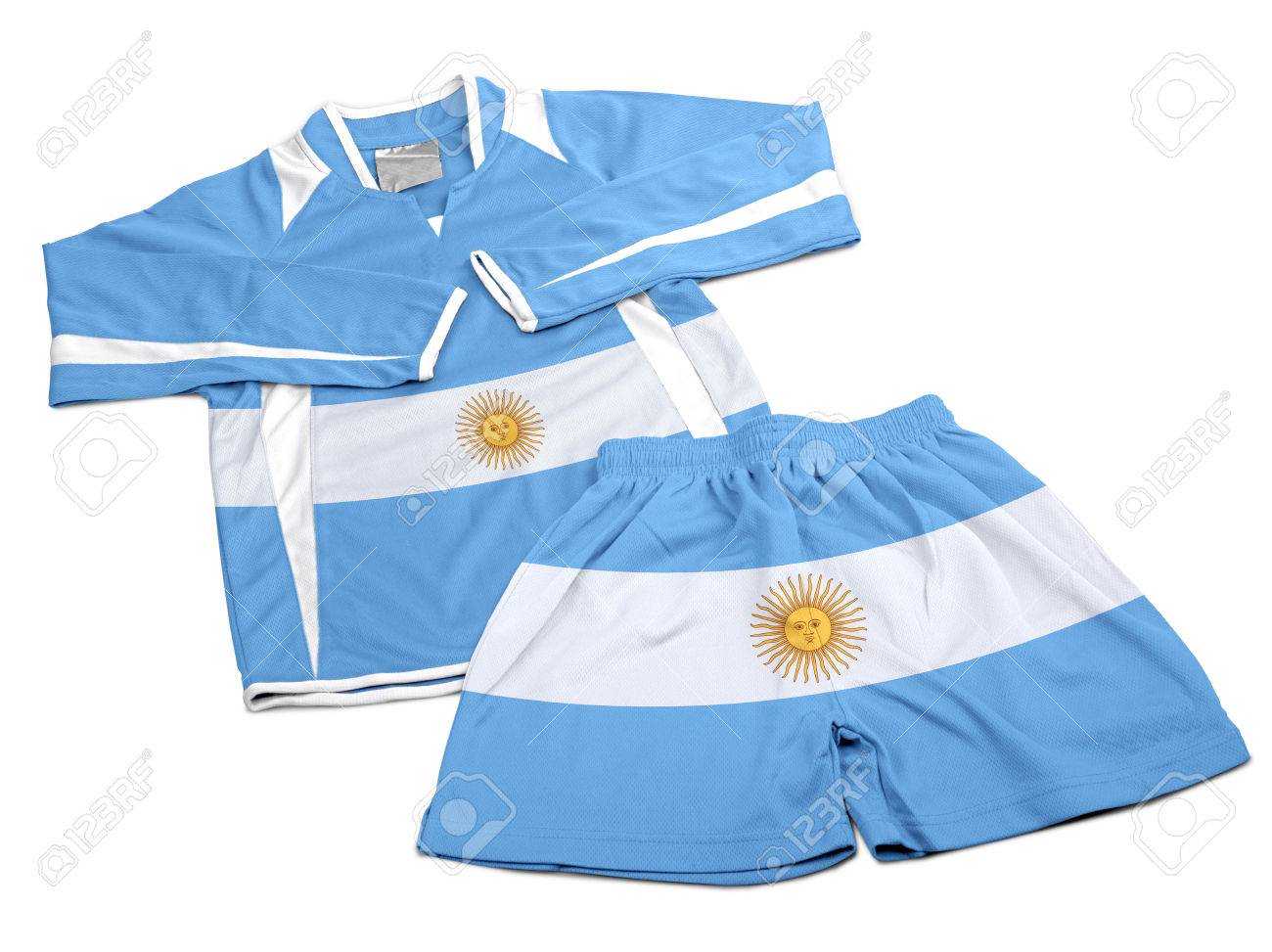 Bandera De Argentina En Cortos Ropa Deportiva De Fútbol De Poliéster Nylon Y Camisa Dulce Aislado En Blanco (camino De Recortes) Fotos, Retratos, Y Fotografía De Archivo Libres De Derecho.