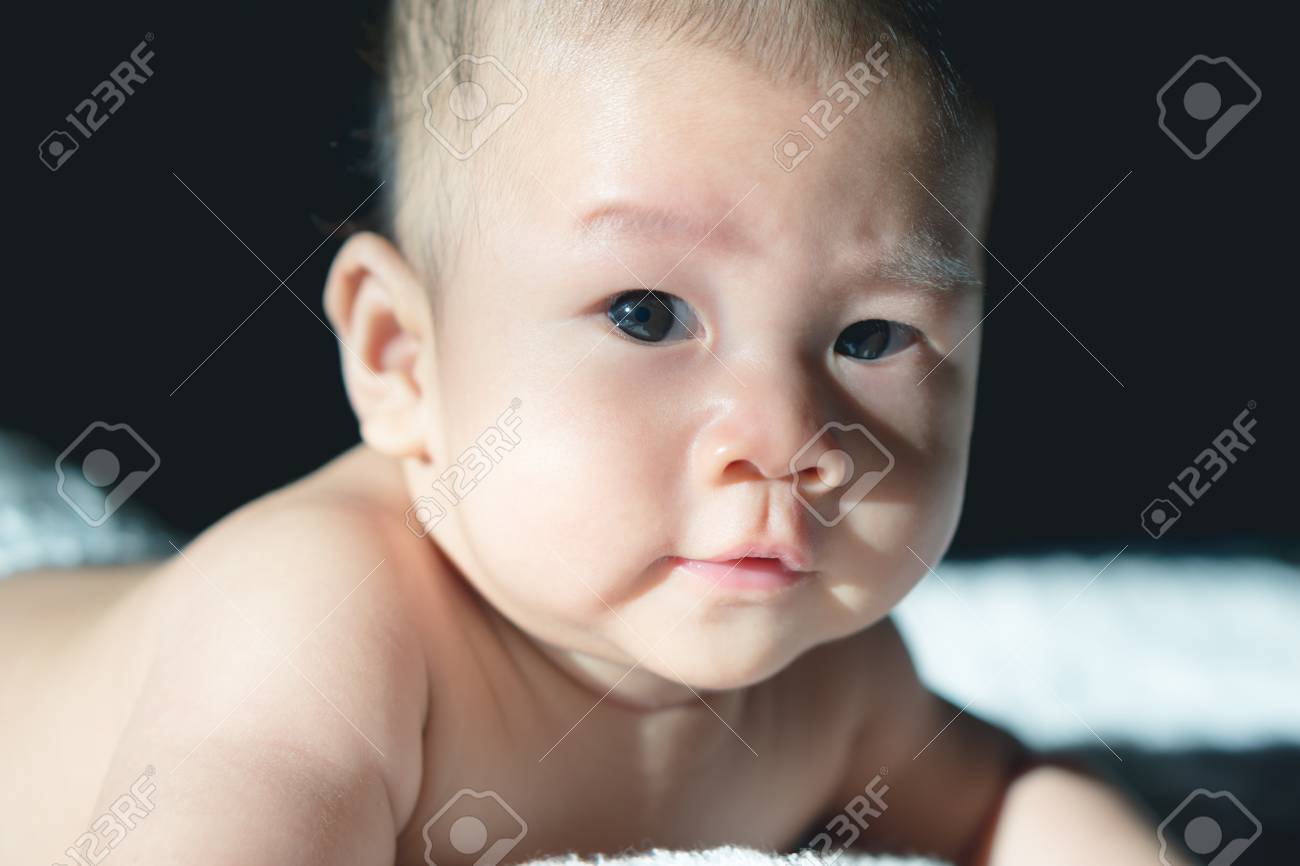 Close Up Image De 4 Mois De Bebe Asiatique Avec L Ombre Et Les Yeux Detail Banque D Images Et Photos Libres De Droits Image Close Up Image De 4 Mois De Bebe Asiatique Avec L Ombre Et Les Yeux Detail Banque D Images Et Photos Libres De Droits Image