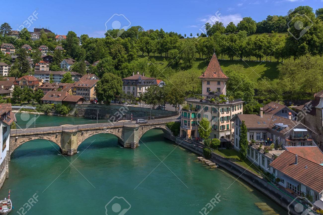 アーレ川スイス ベルン旧市街ビュー の写真素材 画像素材 Image