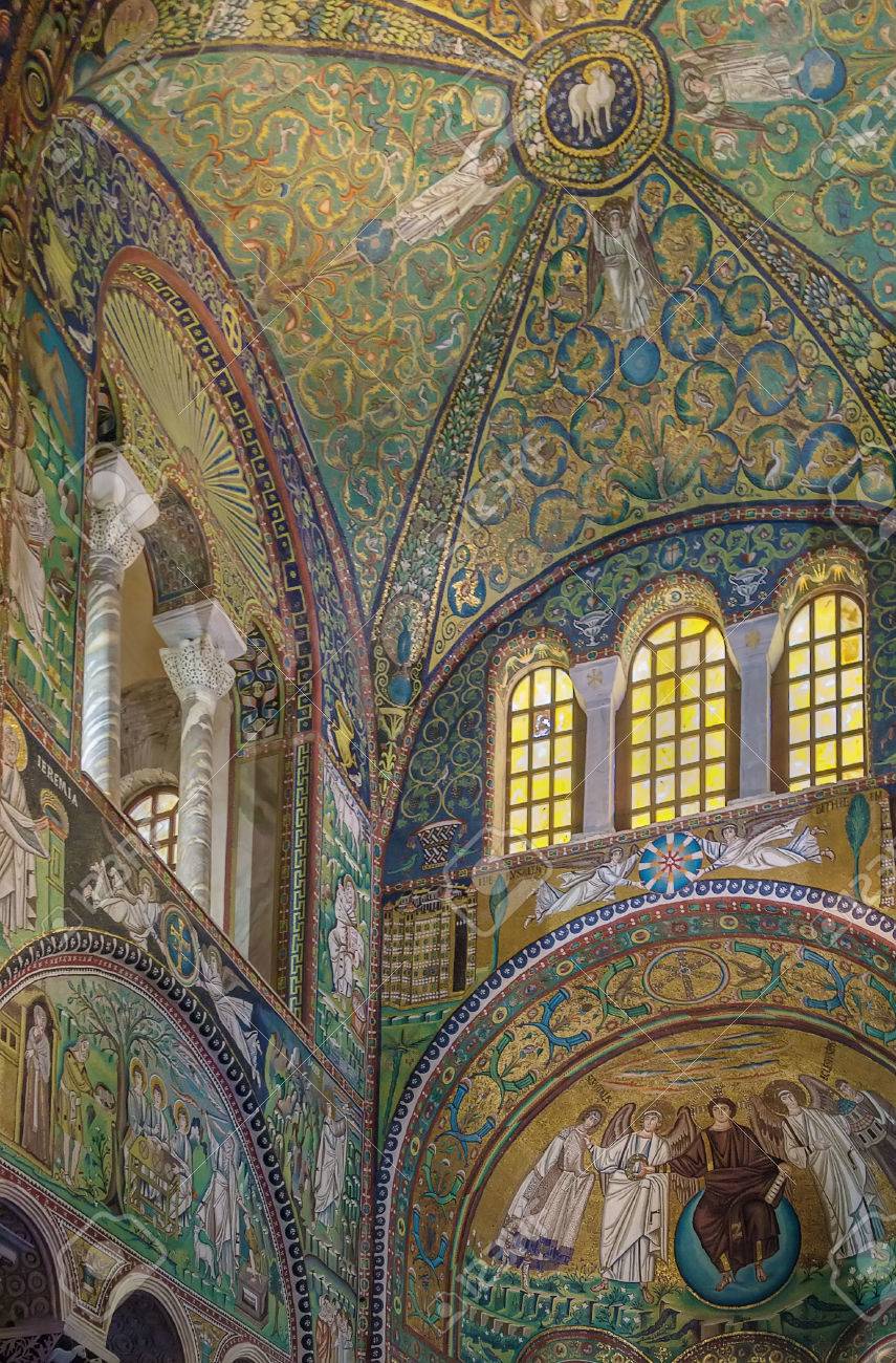 Die Basilika Von San Vitale Ist Eine Kirche In Ravenna Und Eines Der Bedeutendsten Beispiele Der Fruhen Christlichen Byzantinischen Kunst Und Architektur Vault Im Presbyterium Ist Reich Mit Mosaik Verziert Lizenzfreie Fotos