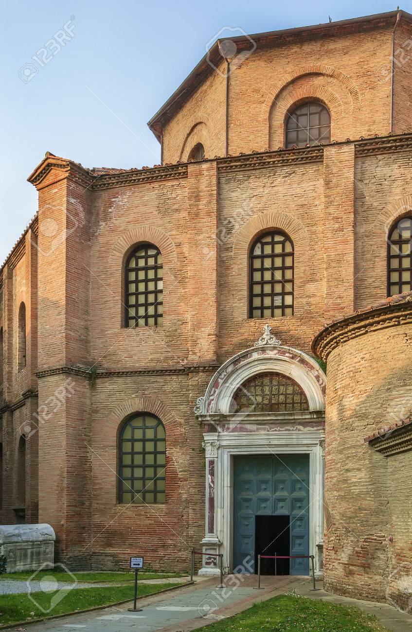 サン ヴィターレ聖堂は イタリアのラヴェンナの初期キリスト教のビザンチンの芸術の最も重要な例の 1 つの教会と西欧建築 の写真素材 画像素材 Image サン ヴィターレ聖堂は イタリアのラヴェンナの初期キリスト教のビザンチンの芸術の最も重要な例の 1 つの教会と西欧建築 の写真素材 画像素材 Image