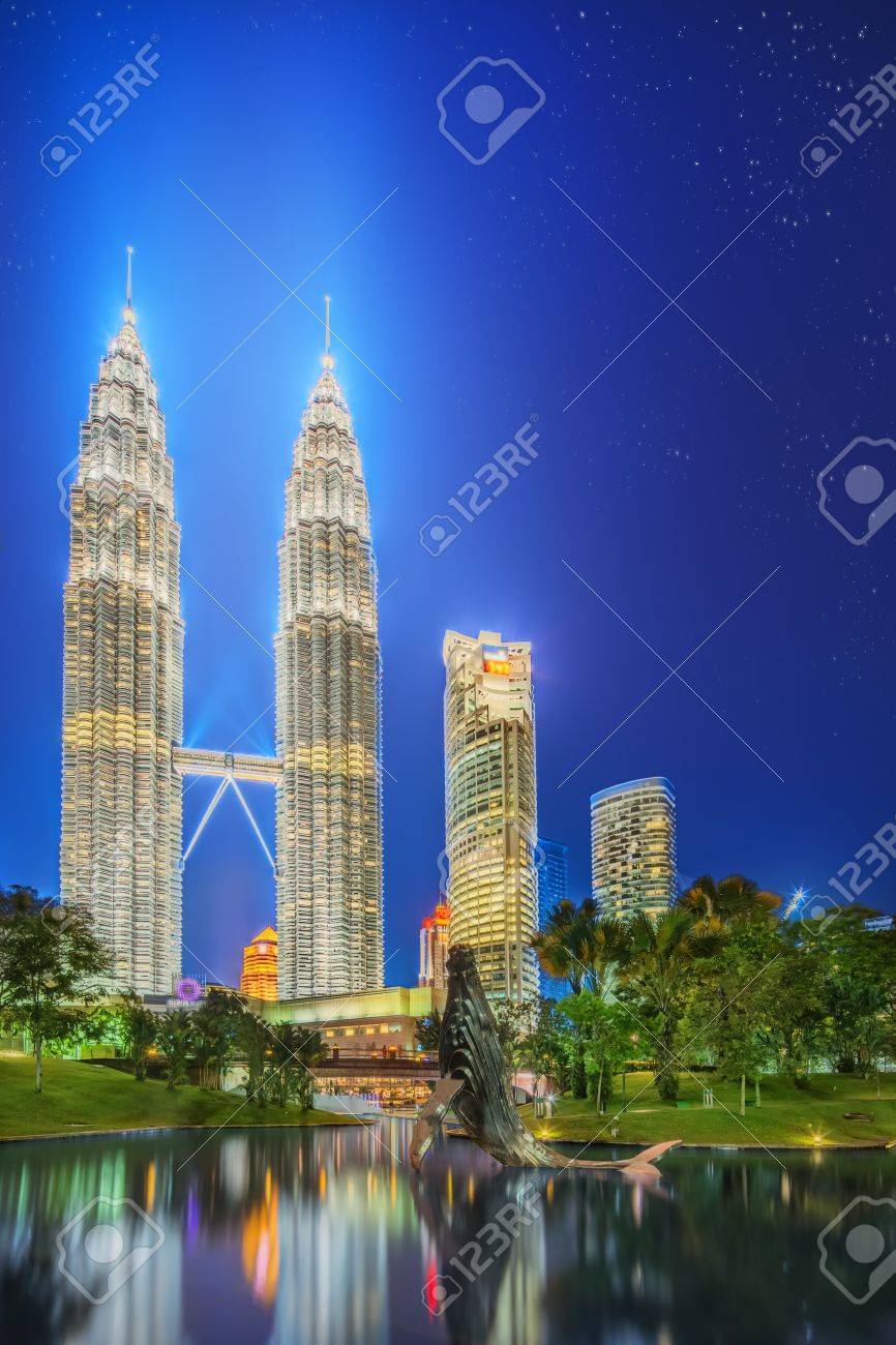 クアラルンプールの夜公園 マレーシアの風景 の写真素材 画像素材 Image クアラルンプールの夜公園 マレーシアの風景 の写真素材 画像素材 Image