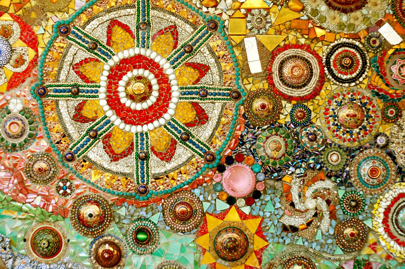 カラフルなガラス モザイク アートと抽象的な壁を の写真素材 画像素材 Image