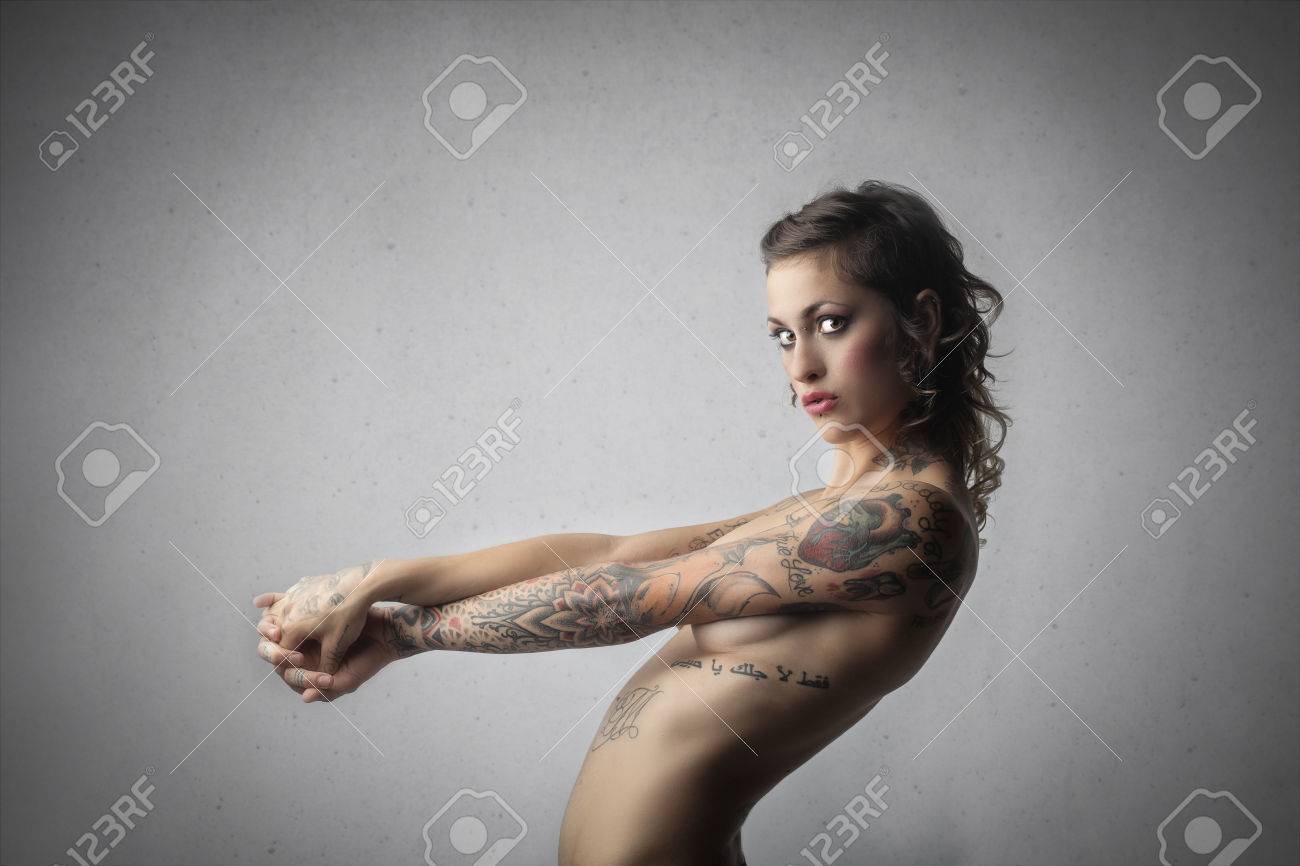 Sexy Tattoos Shine on Naked Women