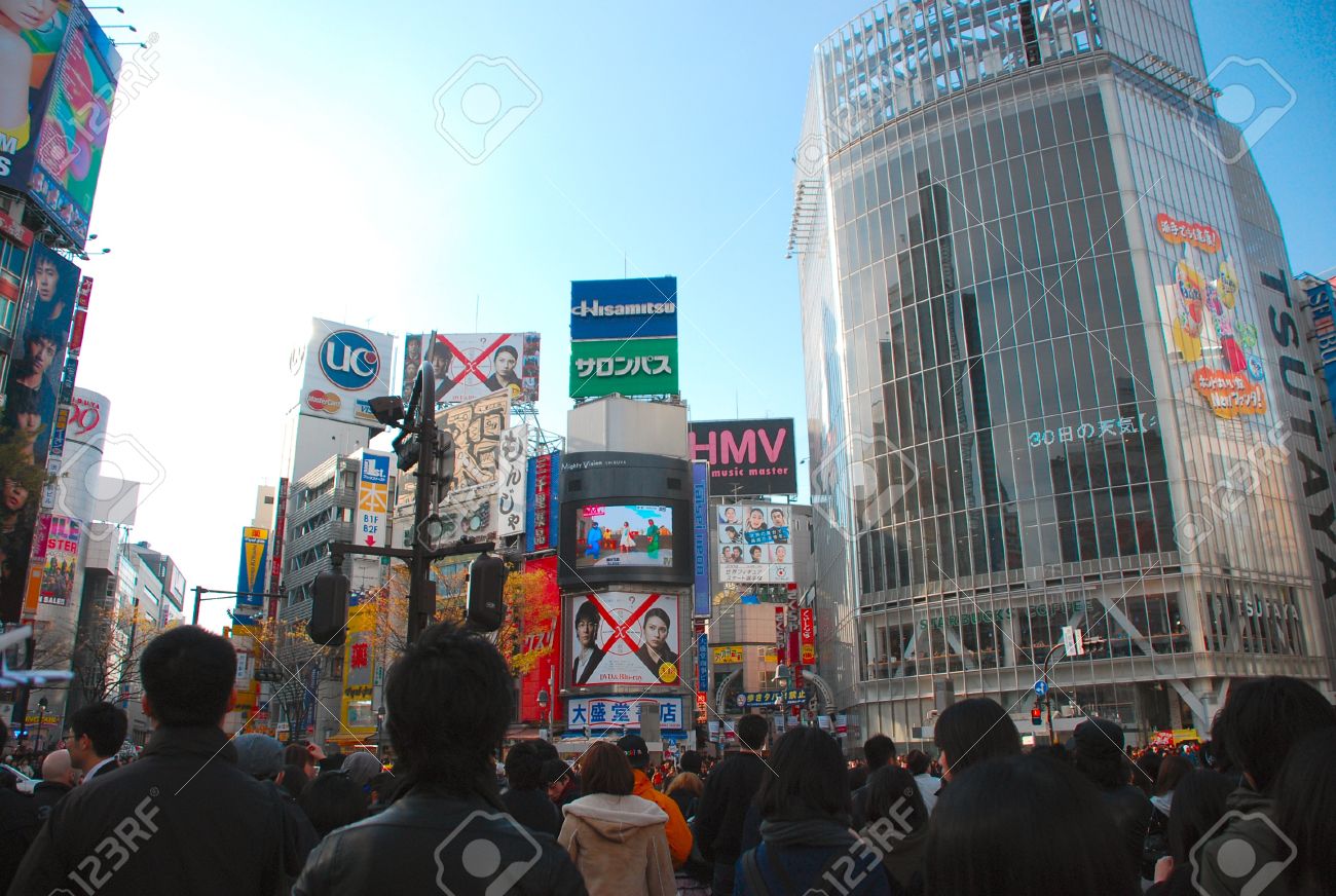 東京、2009 年 3 月 29 日に東京の中心地に忙しい日本の歩行者の十字に交差渋谷ジャンクションの写真素材・画像素材 Image 14963783