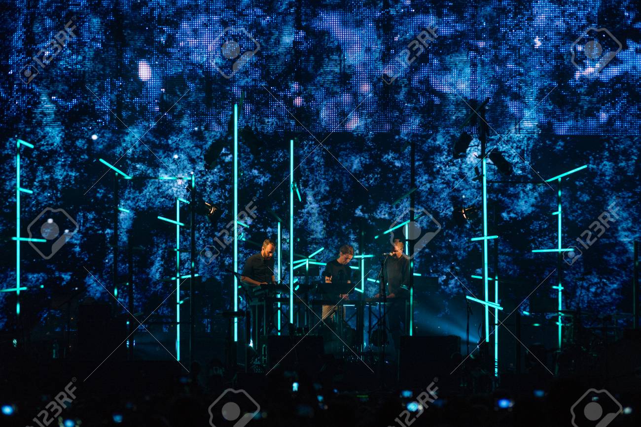 ミラノ イタリア 17 年 10 月 17 日 アイスランドのポストロック バンド Sigur Ros をメディオラヌム フォーラムで実行します ブランビラ シモーネ写真ライブ ニュース の写真素材 画像素材 Image
