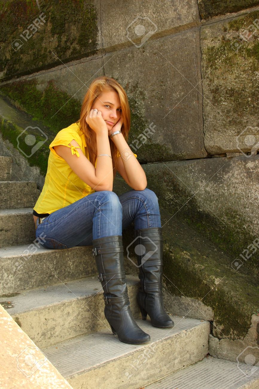 Just girls small pee hole Teen boots pic