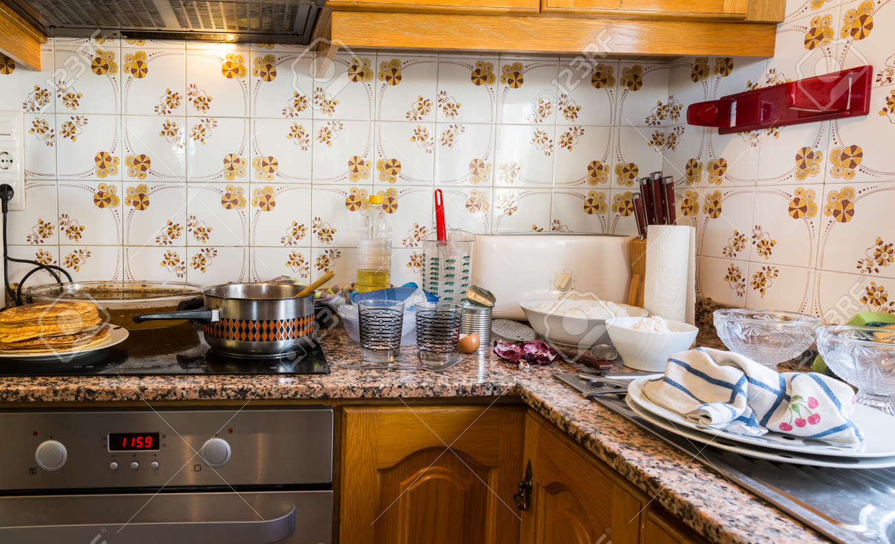 How to Clean a Messy House for a Fresh Start - Simple Everyday Home, image size:1300x790