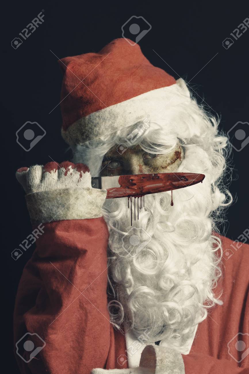 Horror Weihnachtsmann Halt Das Blutige Messer Lizenzfreie Fotos Bilder Und Stock Fotografie Image 89317460
