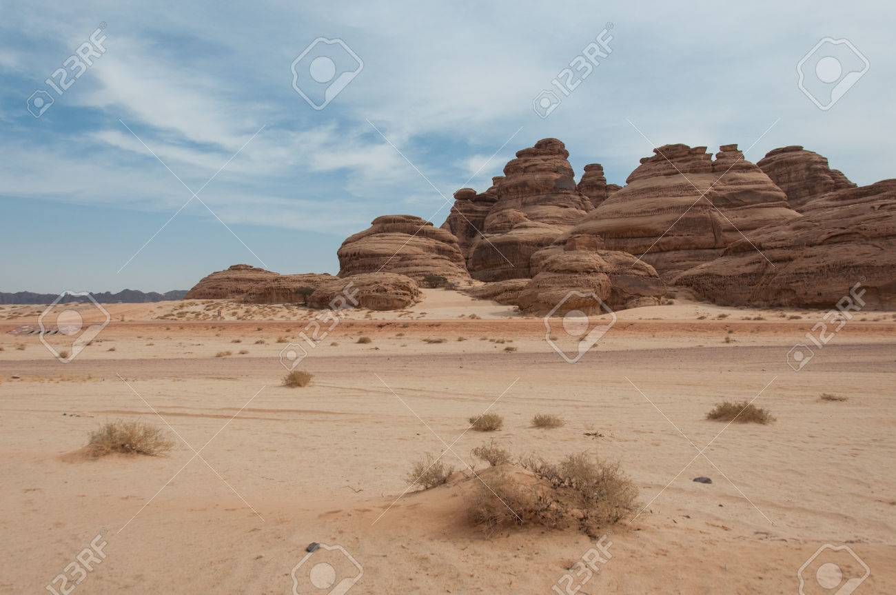 サウジアラビアの砂漠でウラーの近くの岩の塊 の写真素材 画像素材 Image