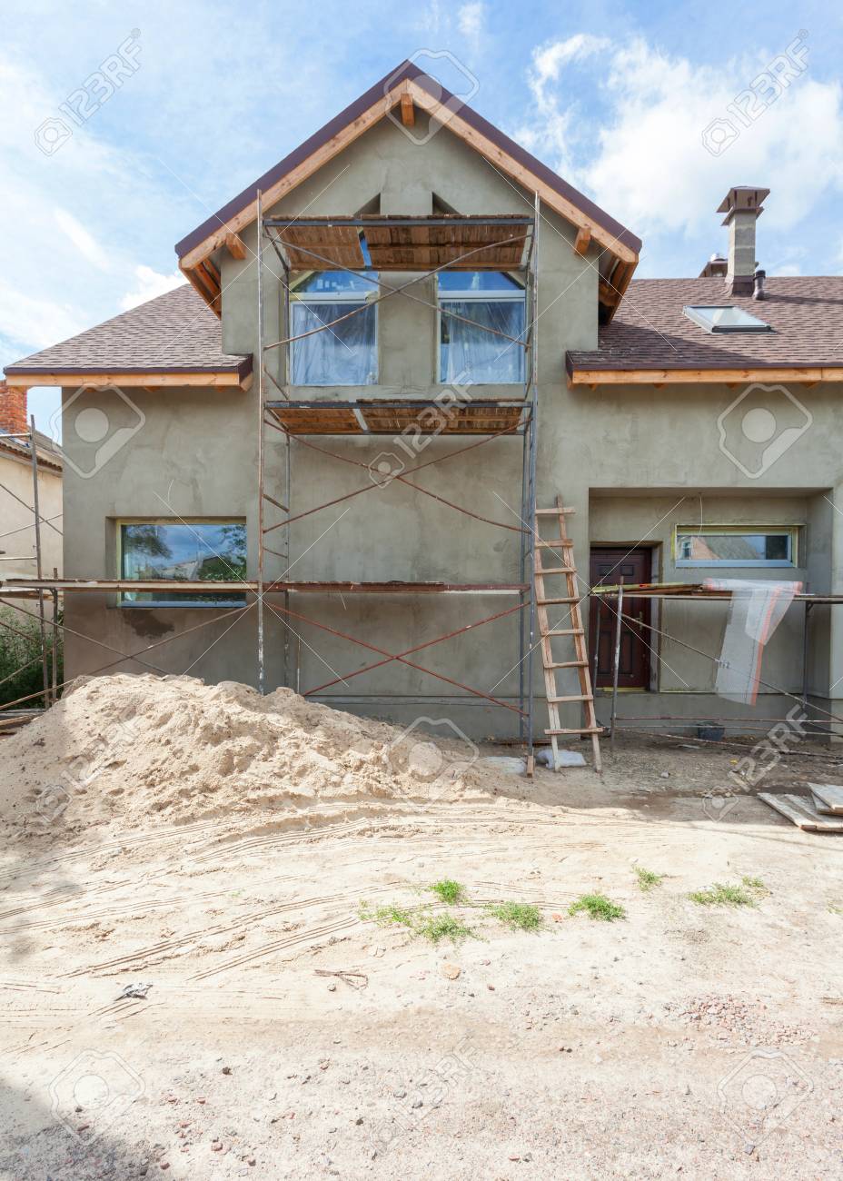 建設 塗装中の新築住宅の外観 自宅での外装用足場 の写真素材 画像素材 Image 建設 塗装中の新築住宅の外観 自宅での外装用足場 の写真素材 画像素材 Image