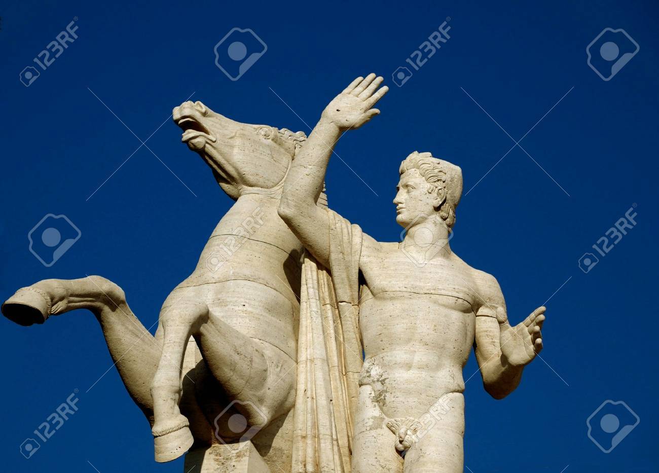 etiam-dictum-ipsum-a-felis