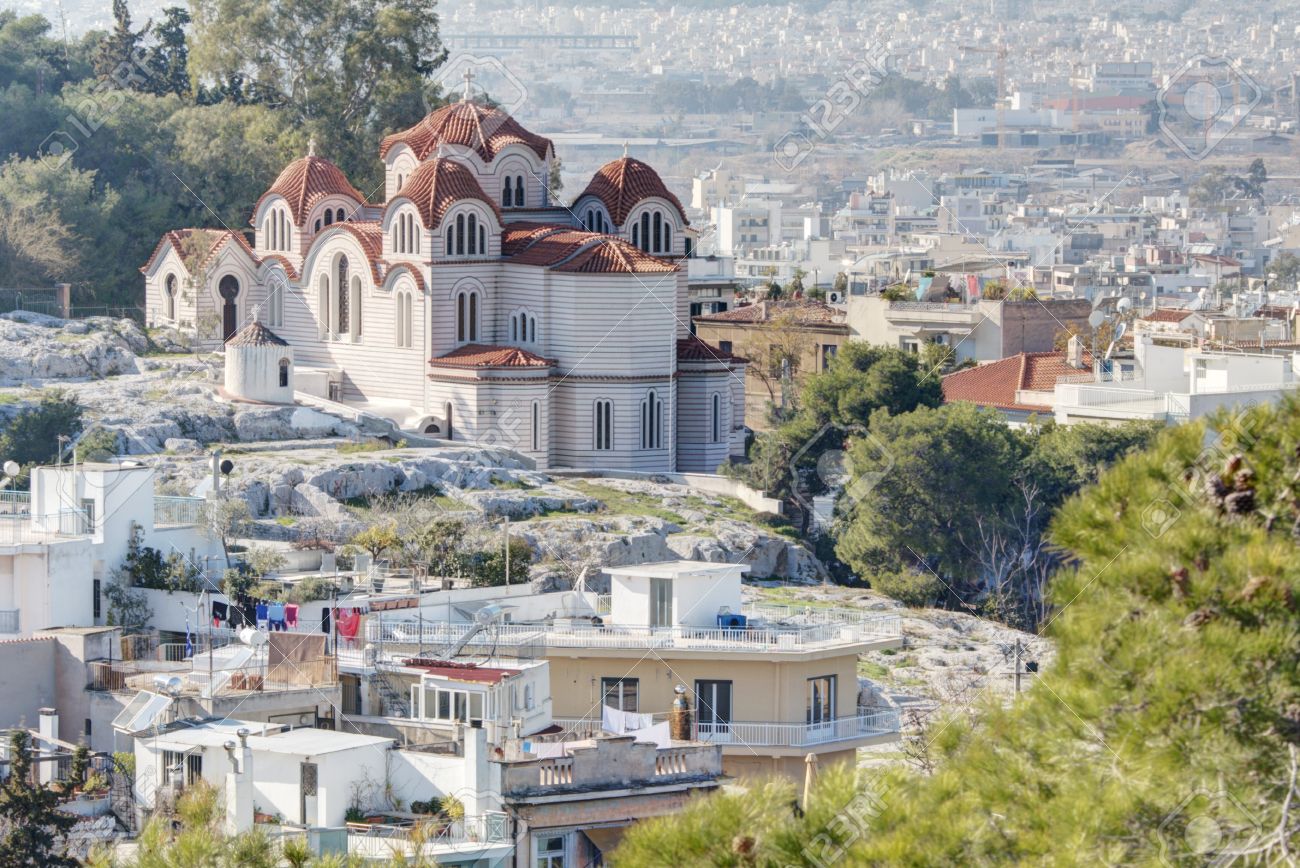 Agia Marina Oder Saint Marina Orthodoxen Kirche Auf Dem Hugel Der Nymphen In Athen Griechenland Die Stadt Athen Ist In Den Hintergrund Gesehen Werden Lizenzfreie Fotos Bilder Und Stock Fotografie Image 14072898