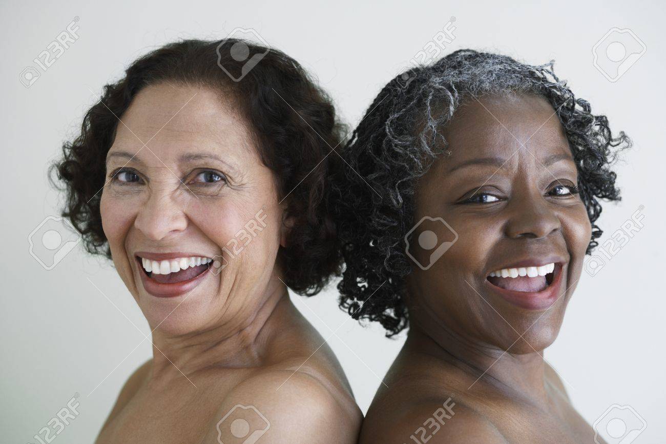 Naked single frauen