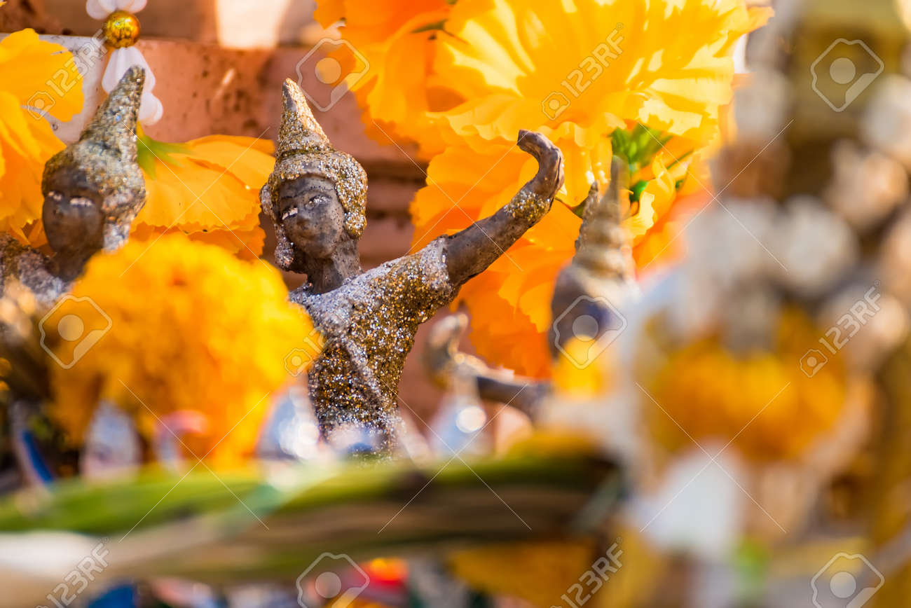 タイ舞踊 踊り子像 仏像 アート