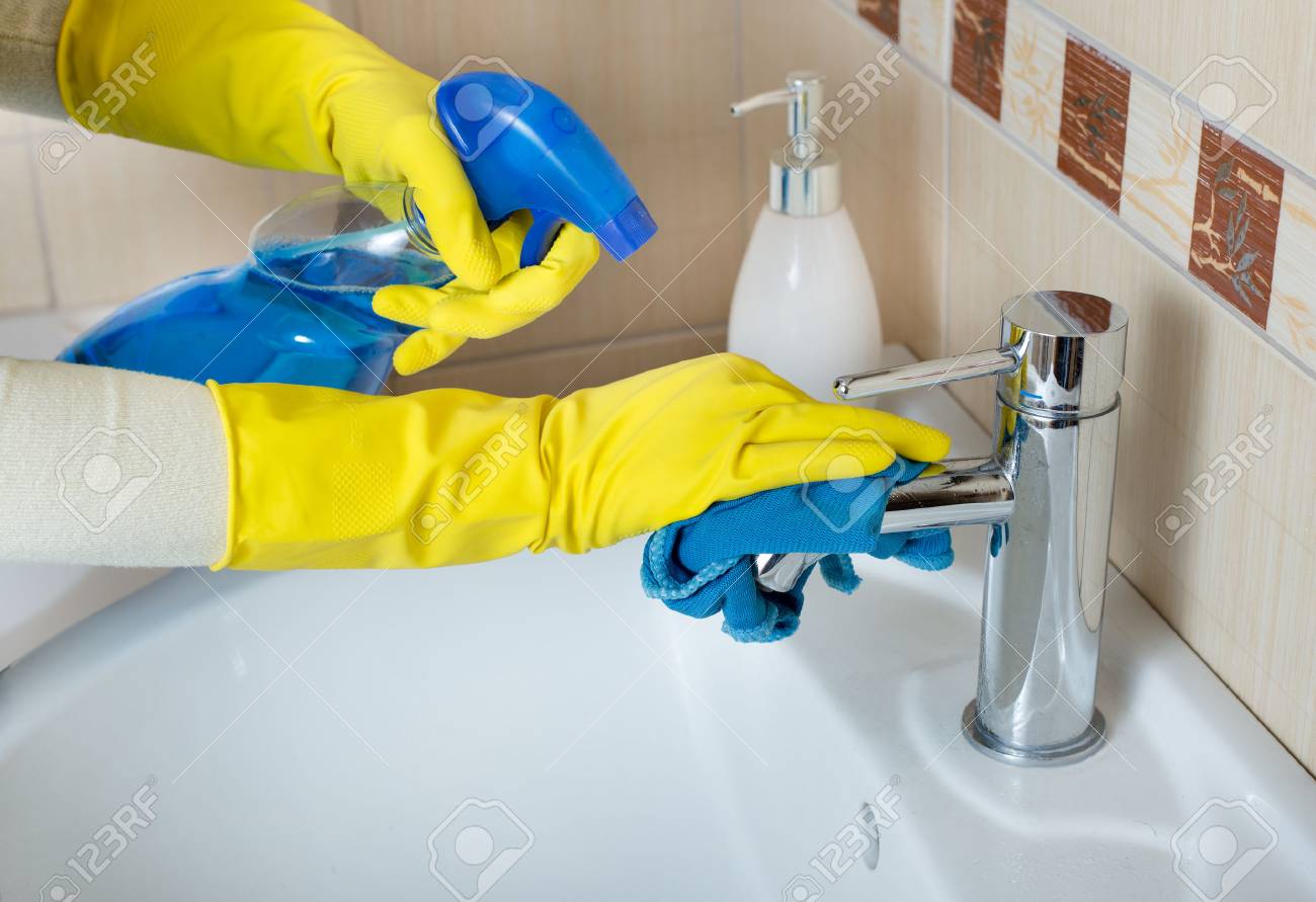 Rubber Gloves Cleaning Faucet 