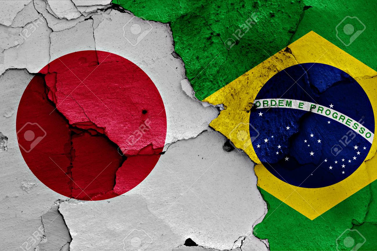 ひびの入った壁に描かれた日本とブラジルの国旗 の写真素材 画像素材 Image ひびの入った壁に描かれた日本とブラジルの国旗 の写真素材 画像素材 Image
