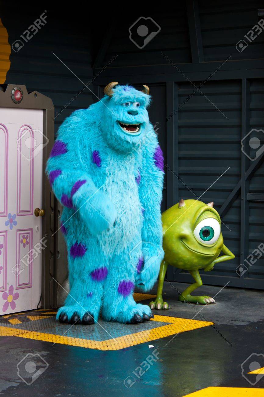 パリ 11 年 6 月 10 日 James サリバンと Michael マイク ワゾウスキ アット ディズニーランド リゾート パリ の写真素材 画像素材 Image