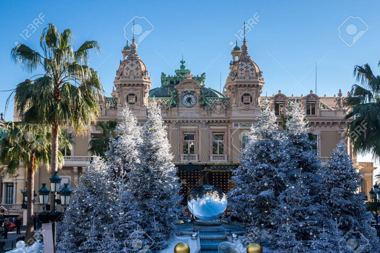 クリスマスに monte carlo のカジノ ロイヤリティーフリーフォト