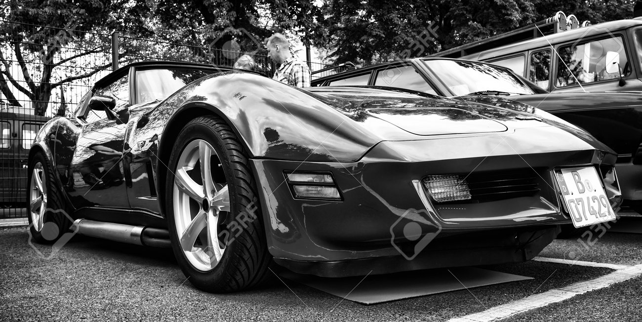 ベルリン 5 月 11 日スポーツ車シボレー C3 コルベット クーペ黒と白 26 旧型田下ベルリン ブランデンブルク 13 年 5 月 11 日ベルリン ドイツ の写真素材 画像素材 Image ベルリン 5 月 11 日スポーツ車シボレー C3 コルベット クーペ黒と白 26 旧型田下ベルリン ブランデンブルク 13 年 5 月 11 日ベルリン ドイツ の写真素材 画像素材 Image