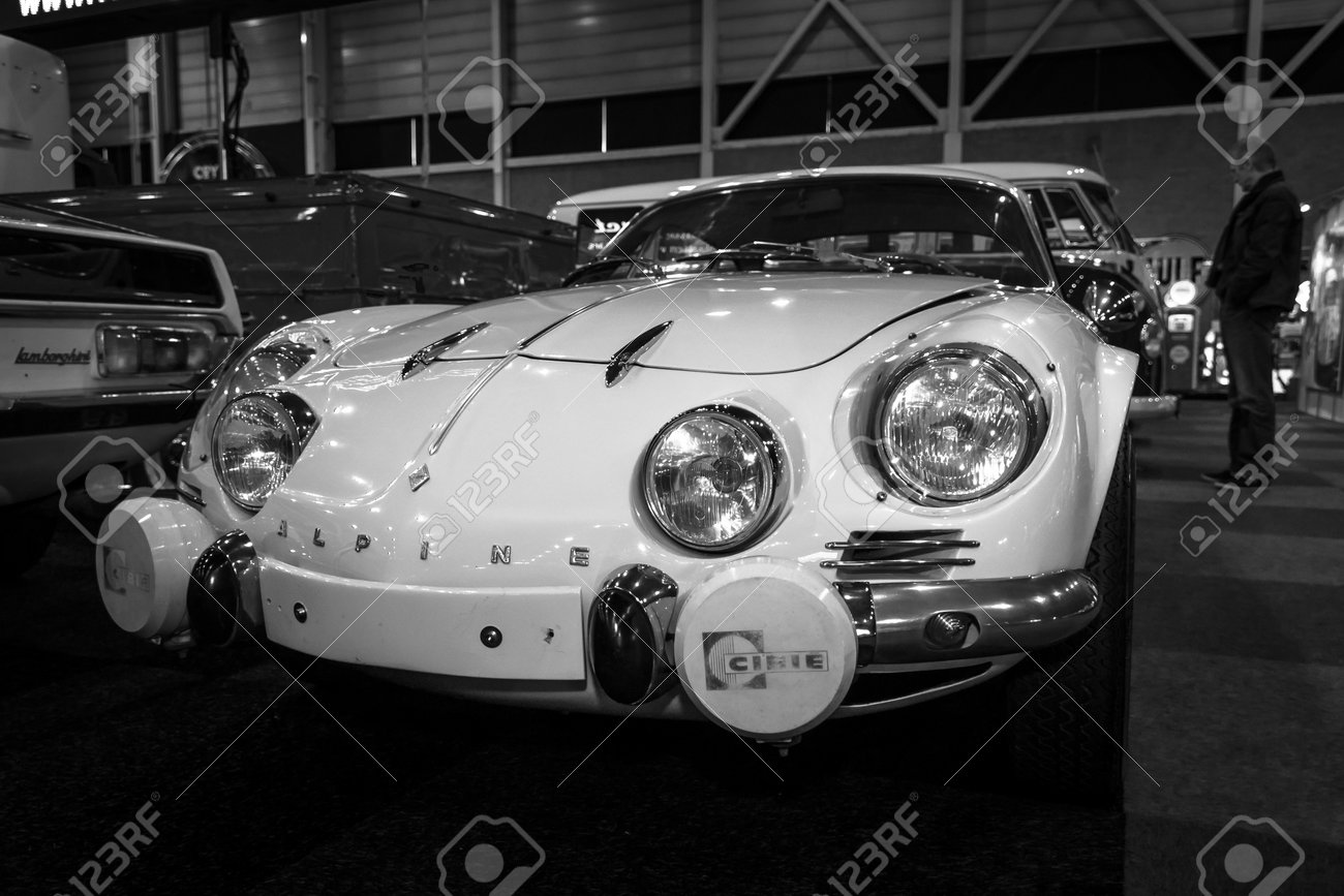 マーストリヒト オランダ 15 年 1 月 8 日 スポーツ車ルノー アルピーヌ A110 Berlinette 様式化 黒と白 国際 展示会 Interclassics Topmobiel 15 の写真素材 画像素材 Image マーストリヒト オランダ 15 年 1 月 8 日 スポーツ車ルノー アルピーヌ A110 Berlinette 様式化 黒と白 国際 展示会 Interclassics Topmobiel 15 の写真素材 画像素材 Image