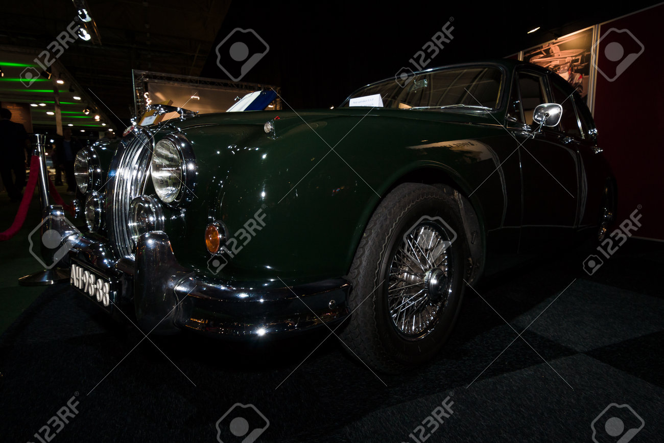 マーストリヒト オランダ 15 年 1 月 8 日 スポーツ車ジャガー Xk150 クーペ Fhc 国際展示会 Interclassics Topmobiel 15 の写真素材 画像素材 Image マーストリヒト オランダ 15 年 1 月 8 日 スポーツ車ジャガー Xk150 クーペ Fhc 国際展示会 Interclassics Topmobiel 15 の写真素材 画像素材 Image