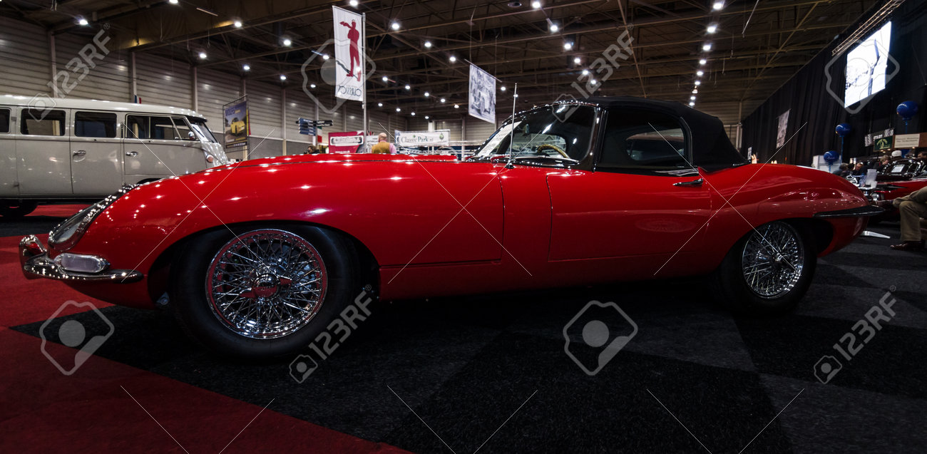 マーストリヒト オランダ 15 年 1 月 8 日 スポーツ車ジャガー E タイプ シリーズ 1 国際展示会 Interclassics Topmobiel 15 の写真素材 画像素材 Image