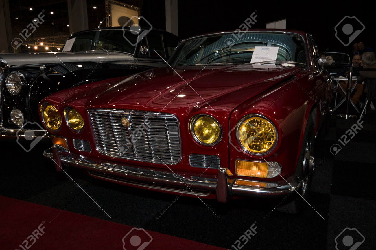 マーストリヒト オランダ 15 年 1 月 8 日 フルサイズ高級車ジャガー Xj6 シリーズ 1 国際展示会 Interclassics Topmobiel 15 の写真素材 画像素材 Image