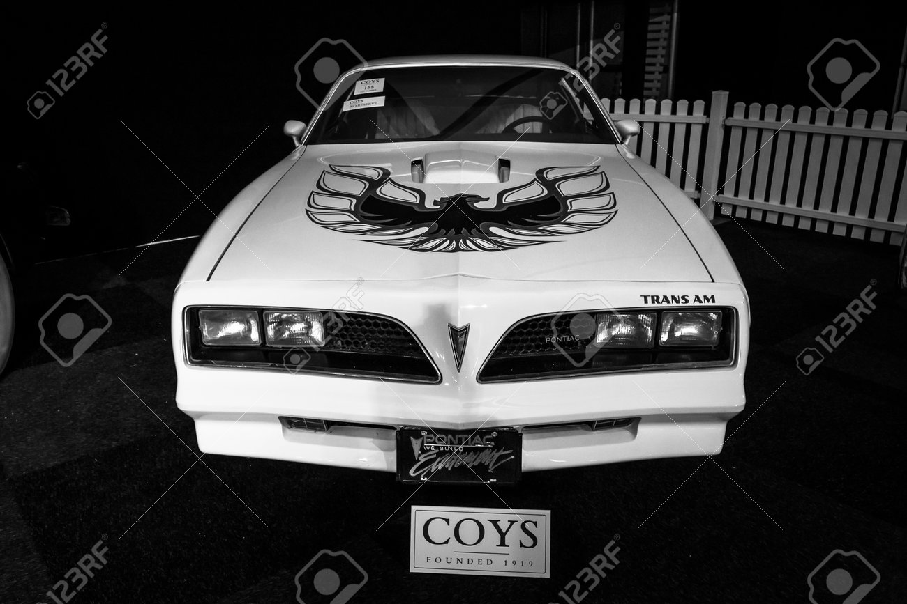 マーストリヒト オランダ 15 年 1 月 8 日 筋肉車 Firebird ポンティアックトランザム 1977年 黒と白 国際的な展覧会 Interclassics Topmobiel 15 の写真素材 画像素材 Image マーストリヒト オランダ 15 年 1 月 8 日 筋肉車 Firebird ポンティアックトランザム 1977年 黒と白 国際的な展覧会 Interclassics Topmobiel 15 の写真素材 画像素材 Image