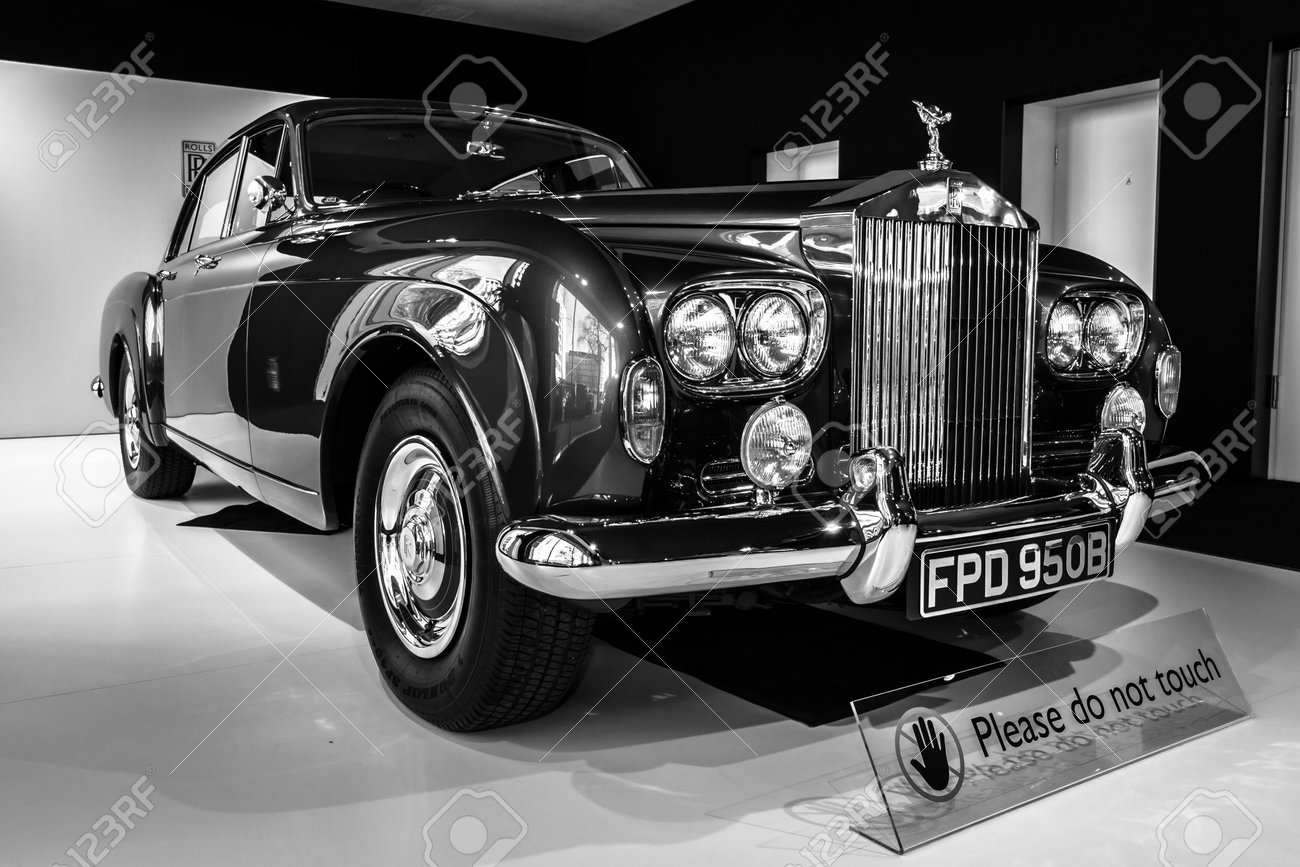 ベルリン 15 年 3 月 8 日 ショールーム ロールス ロイス シルバー クラウド Iii 黒と白 ロールスロイス モーター車の高級車メーカー の写真素材 画像素材 Image
