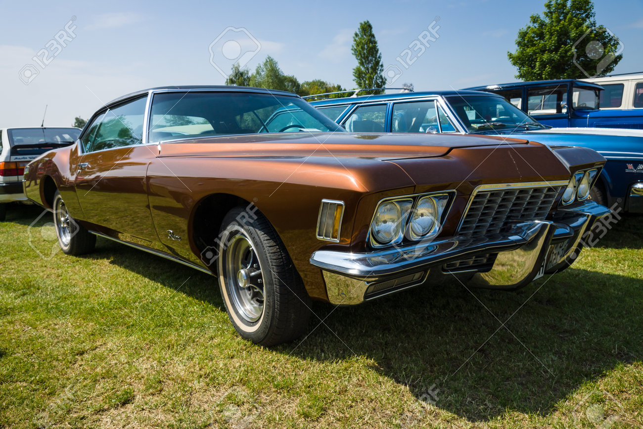 PremiumX/'72 Buickビュイック Rivieraリビエラ 1/43