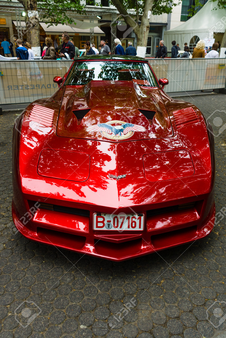 ベルリン 15 年 6 月 14 日 スポーツ車シボレー C3 コルベット クーペ クアフュルステンダムの古典的な日 の写真素材 画像素材 Image ベルリン 15 年 6 月 14 日 スポーツ車シボレー C3 コルベット クーペ クアフュルステンダムの古典的な日 の写真素材 画像素材 Image