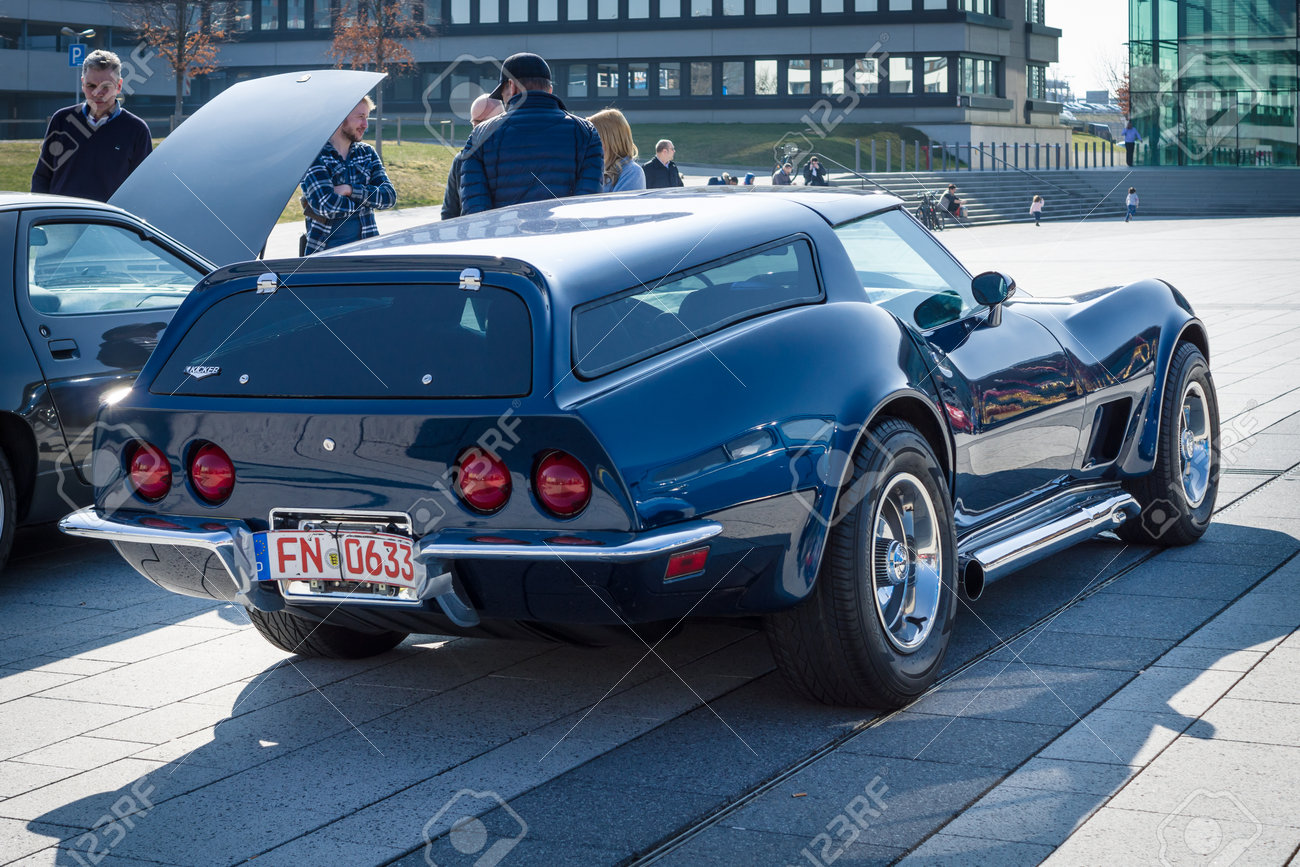 シュトゥットガルト ドイツ 16 年 3 月 18 日 スポーツ車シボレー コルベット C3 不動産コルベット 用 1973 リアビュー ヨーロッパの最大の古典的な車の展示会 レトロ クラシック の写真素材 画像素材 Image シュトゥットガルト ドイツ 16 年 3 月 18 日 スポーツ車シボレー コルベット C3 不動産コルベット 用 1973 リアビュー ヨーロッパの最大の古典的な車の展示会 レトロ クラシック の写真素材 画像素材 Image