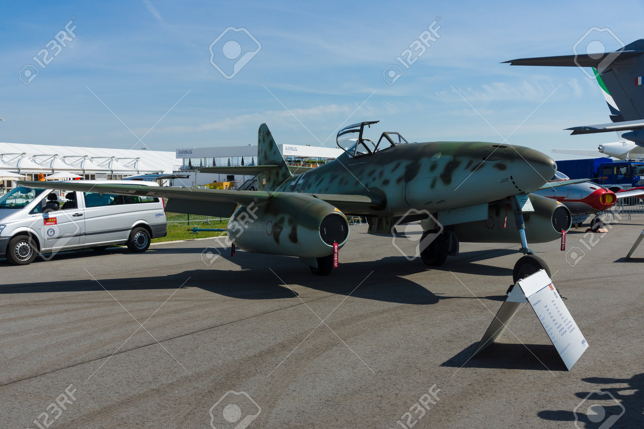 ベルリン ドイツ 14 年 5 月 21 日 戦闘機メッサーシュ ミット Me 262 B 1 A シュワルベ 現代レプリカ 展示 Ila は ベルリン航空ショー 14 の写真素材 画像素材 Image