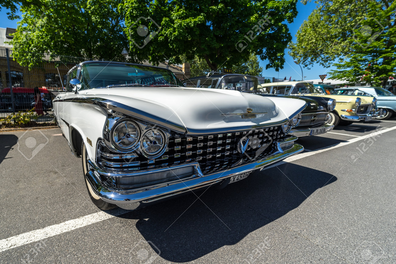 BUICK 木製クラシックカー 1957 キューバ