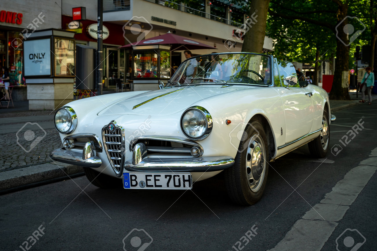 Alfa Romeo Giulietta 2018 >> Berlin June 09 2018 Family Car Alfa Romeo Giulietta Spider Alfa Romeo Giulietta 2018 >> Berlin June 09 2018 Family Car Alfa Romeo Giulietta Spider