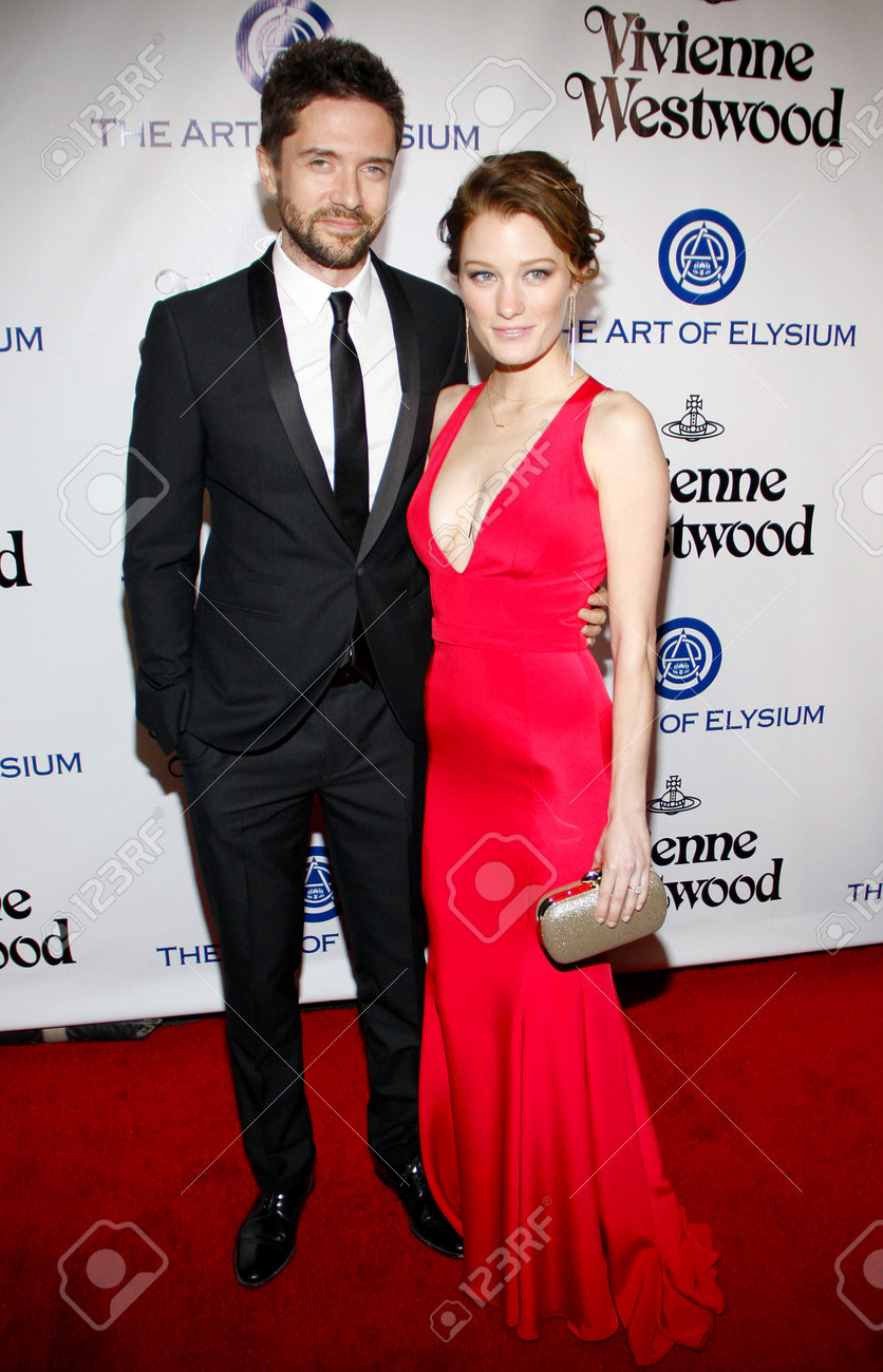Ashley Hinshaw And Topher Grace At The Art Of Elysium's 9th Annual Heaven  Gala Held At The 3LABS In Culver City, USA On January 9, 2016. Stock Photo,  Picture and Royalty Free, image size:836x1300