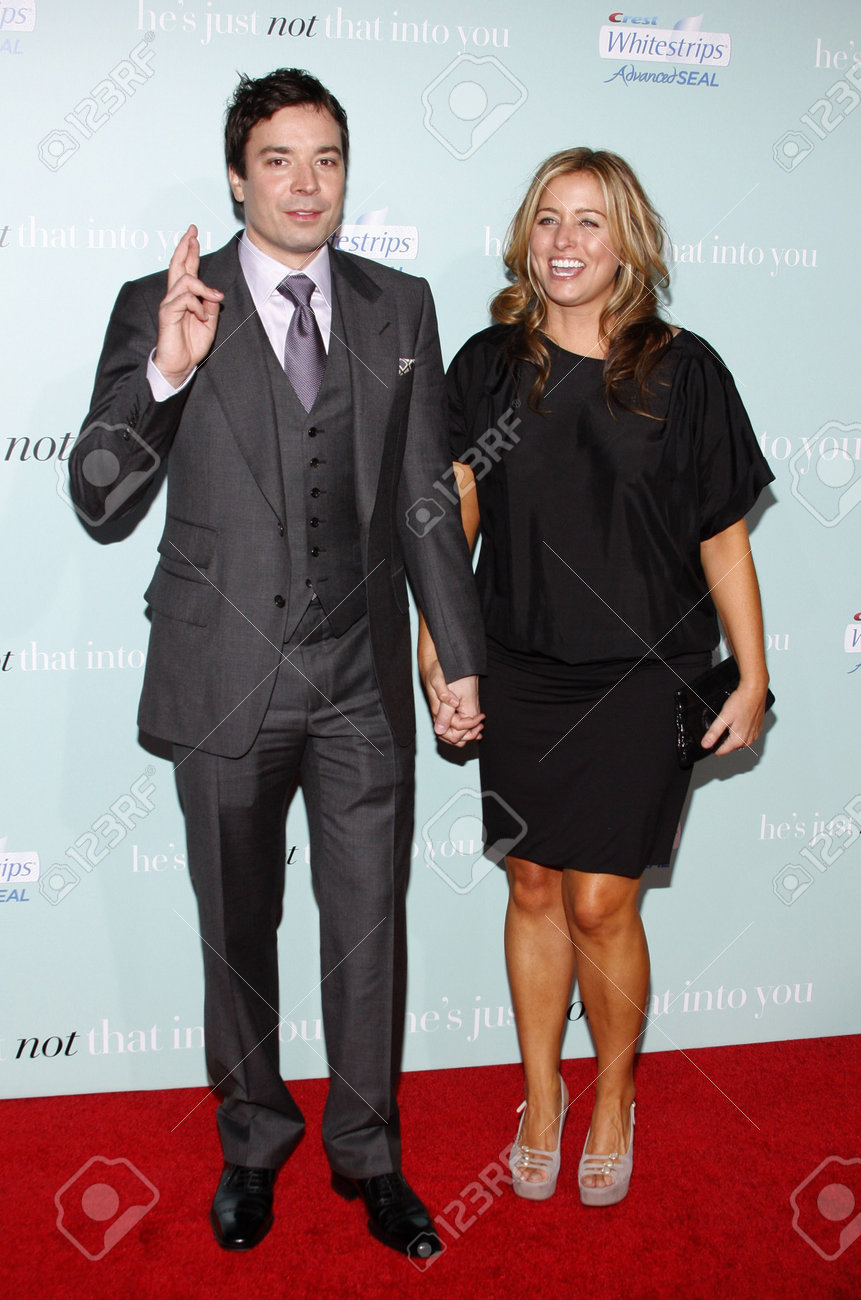 Nancy Juvonen And Jimmy Fallon At The Los Angeles Premiere Of 'He's Just  Not That Into You' Held At The Grauman's Chinese Theater In Hollywood On  February 2, 2009. Stock Photo, Picture, image size:861x1300