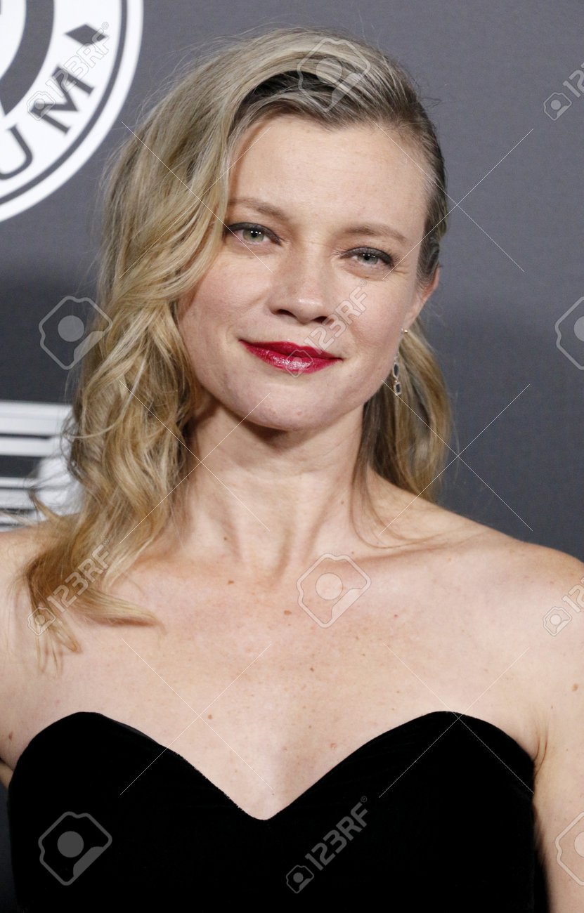 Amy Smart En La 11a Celebración Anual Del Cielo De Art Of Elysium Celebrada  En El Hangar Barker En Santa Mónica, EE. UU., El 6 De Enero De 2018. Fotos,  retratos, imágenes