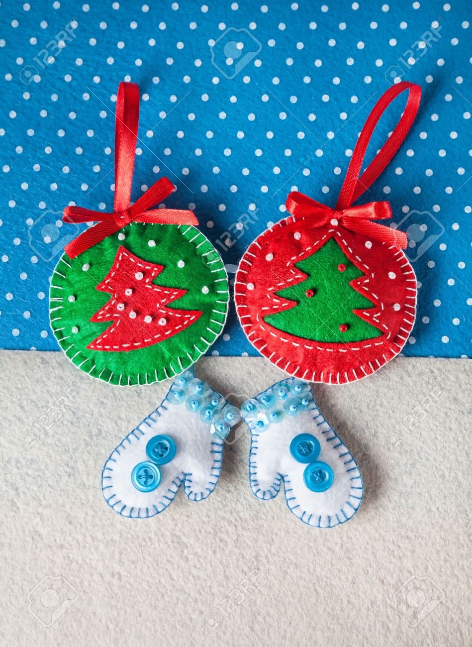クリスマスは雪の青に感じたから手作りおもちゃ の写真素材 画像素材 Image