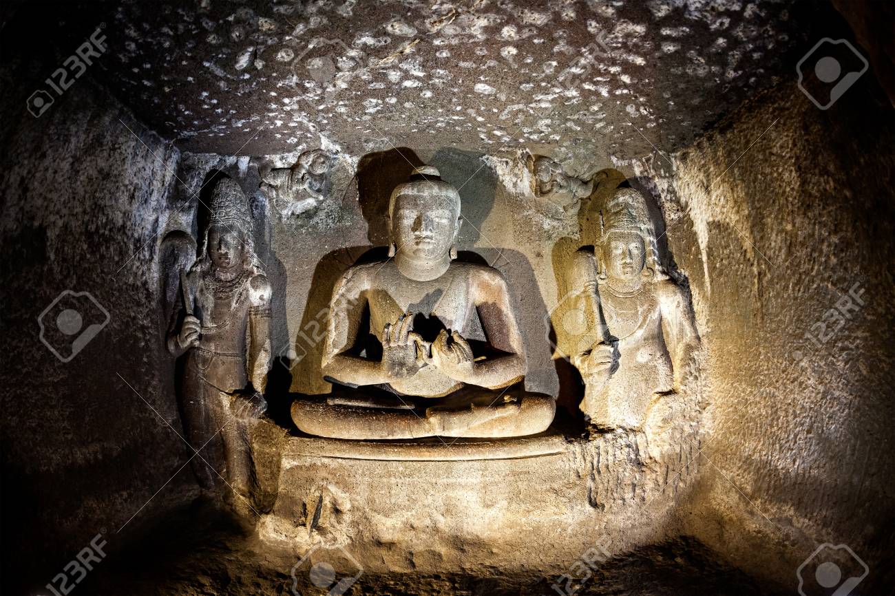 マハラシュトラ州 インド アウランガーバード近郊洞窟の彫刻仏像古代産卵大ホールのエローラの列と の写真素材 画像素材 Image マハラシュトラ州 インド アウランガーバード近郊洞窟の彫刻仏像古代産卵大ホールのエローラの列と の写真素材 画像素材 Image