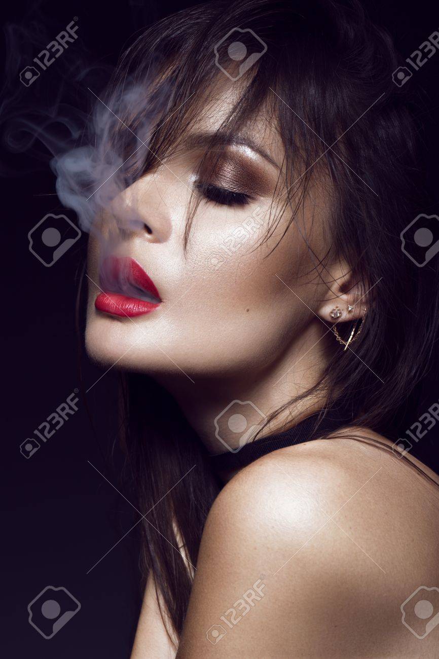 Sexy Smoking Pics