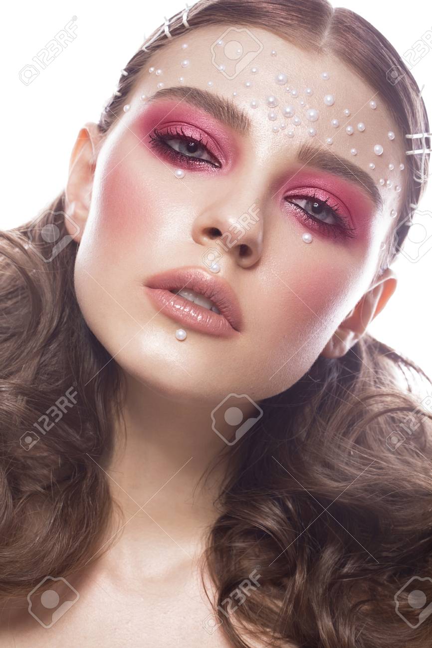 Pearl Makeup >> Beautiful Girl With Perfect Art Makeup And Pearl Beads Beauty Pearl Makeup >> Beautiful Girl With Perfect Art Makeup And Pearl Beads Beauty