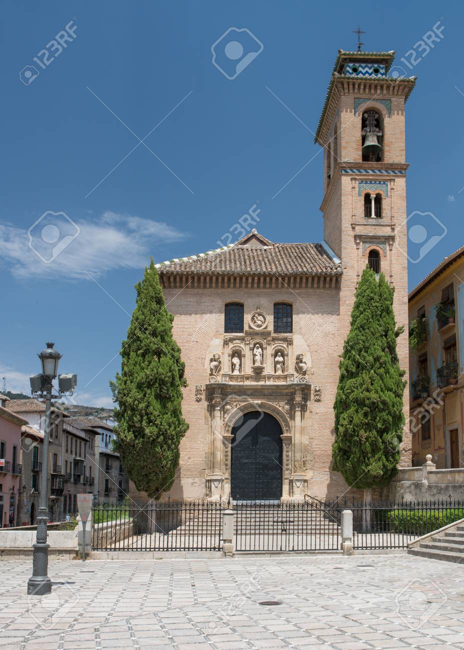 サンタマリア大聖堂 歴史的なチャペルの地域 アルハンブラ宮殿と要塞の近くに王室 王室礼拝堂 としてローカルに知られて グラナダ アンダルシア スペインに位置しています の写真素材 画像素材 Image