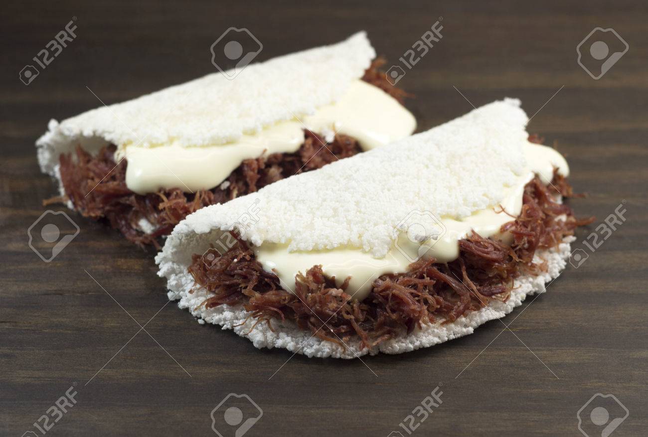 Immagini Stock Tapioca De Carne Seca Com Requeijao Piatti Tipici Brasiliani Image 26072072