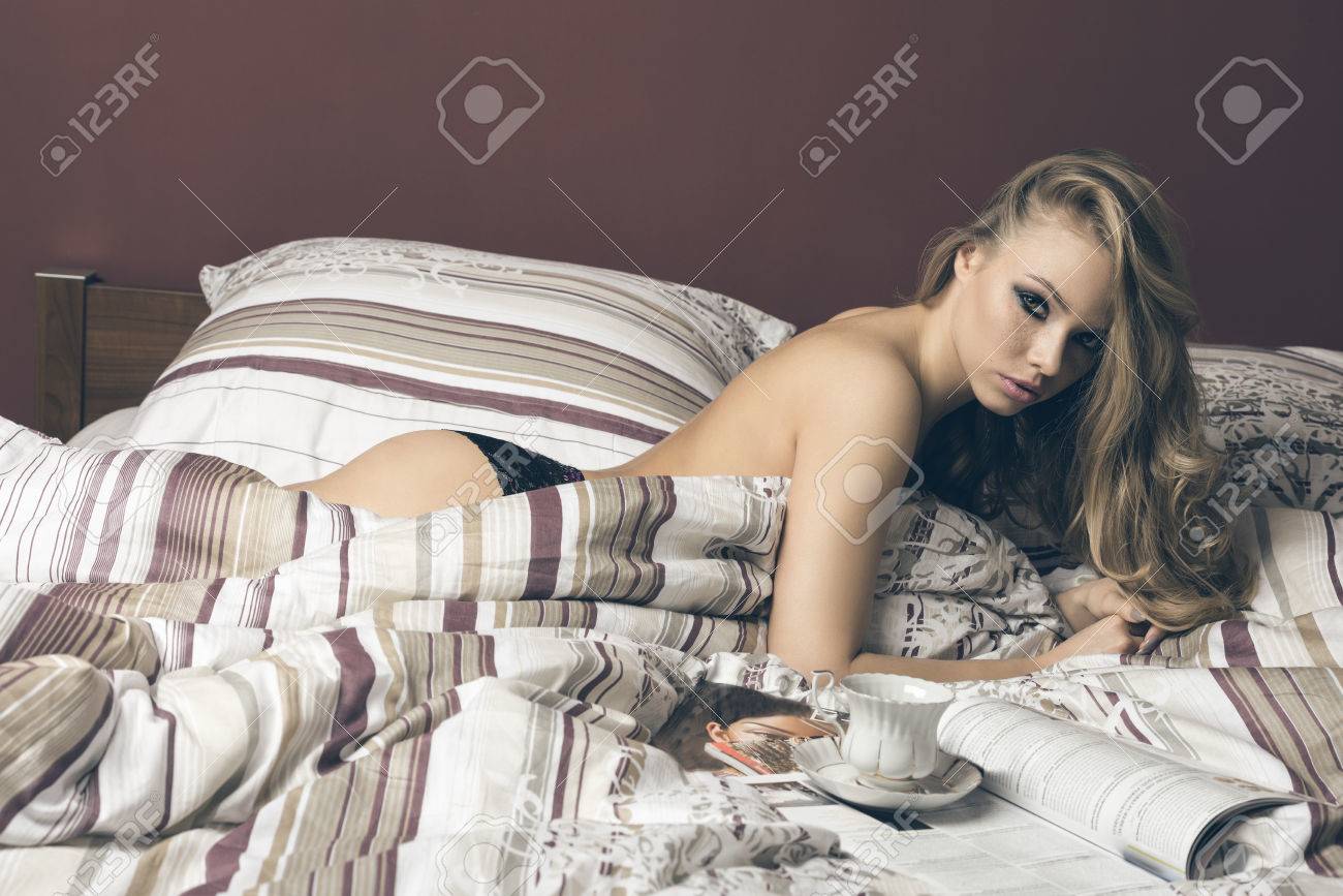 Naked chinnese girls kiss Nude indian merid women photo