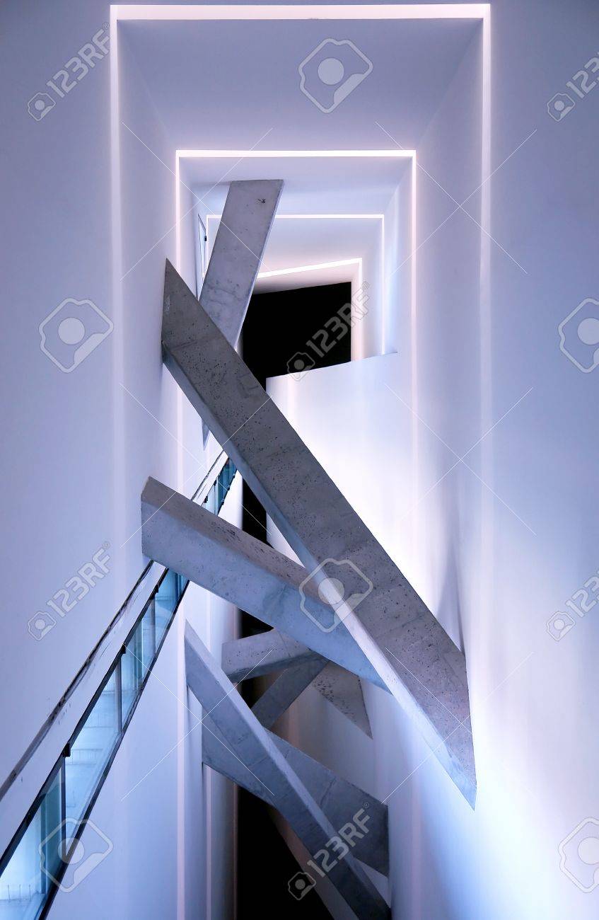建築家ダニエル リベスキンドのユダヤ博物館内部の詳細 ベルリン ドイツ プロジェクト の写真素材 画像素材 Image
