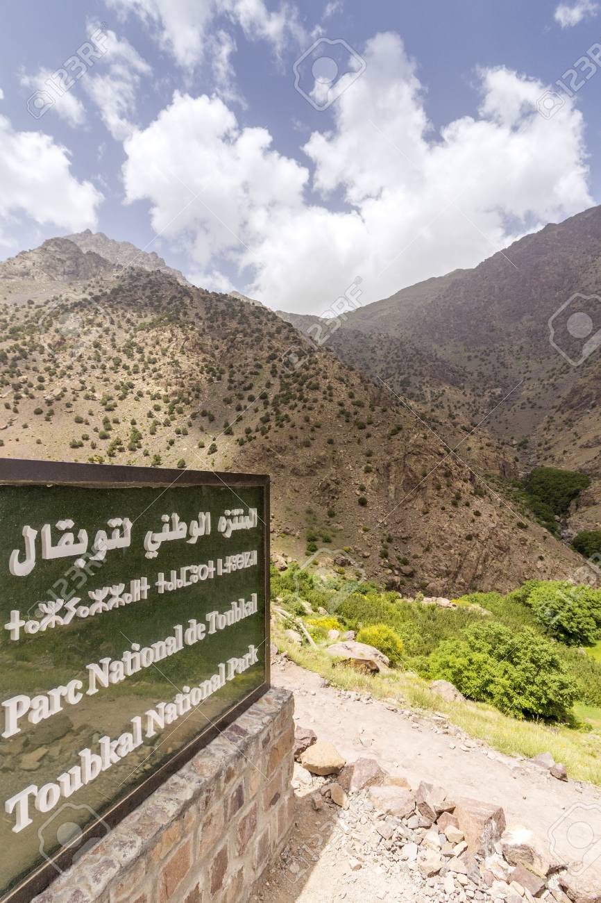 Parc National Du Toubkal Le Sommet Avec Ses 4 167 Mètres Est Le Plus Haut Niveau Des Montagnes De Latlas Et De Lafrique Du Nord Maroc