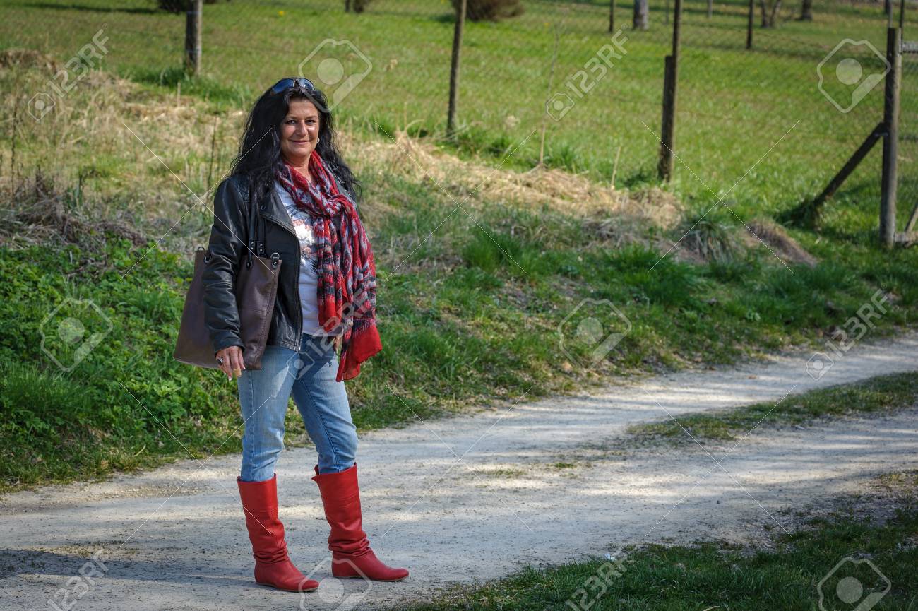 looking for red boots