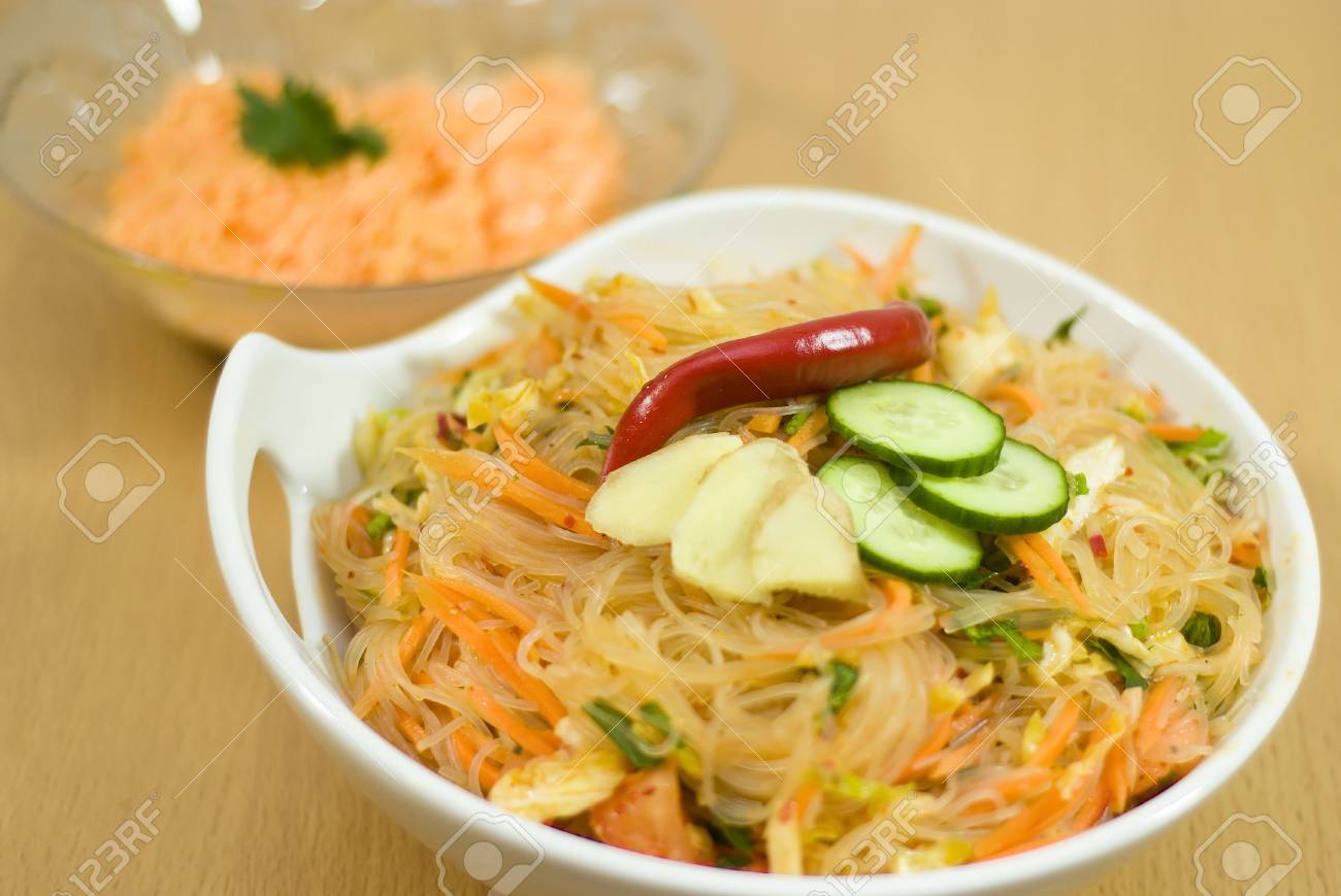 Salade De Nouilles Coreennes Banque D Images Et Photos Libres De